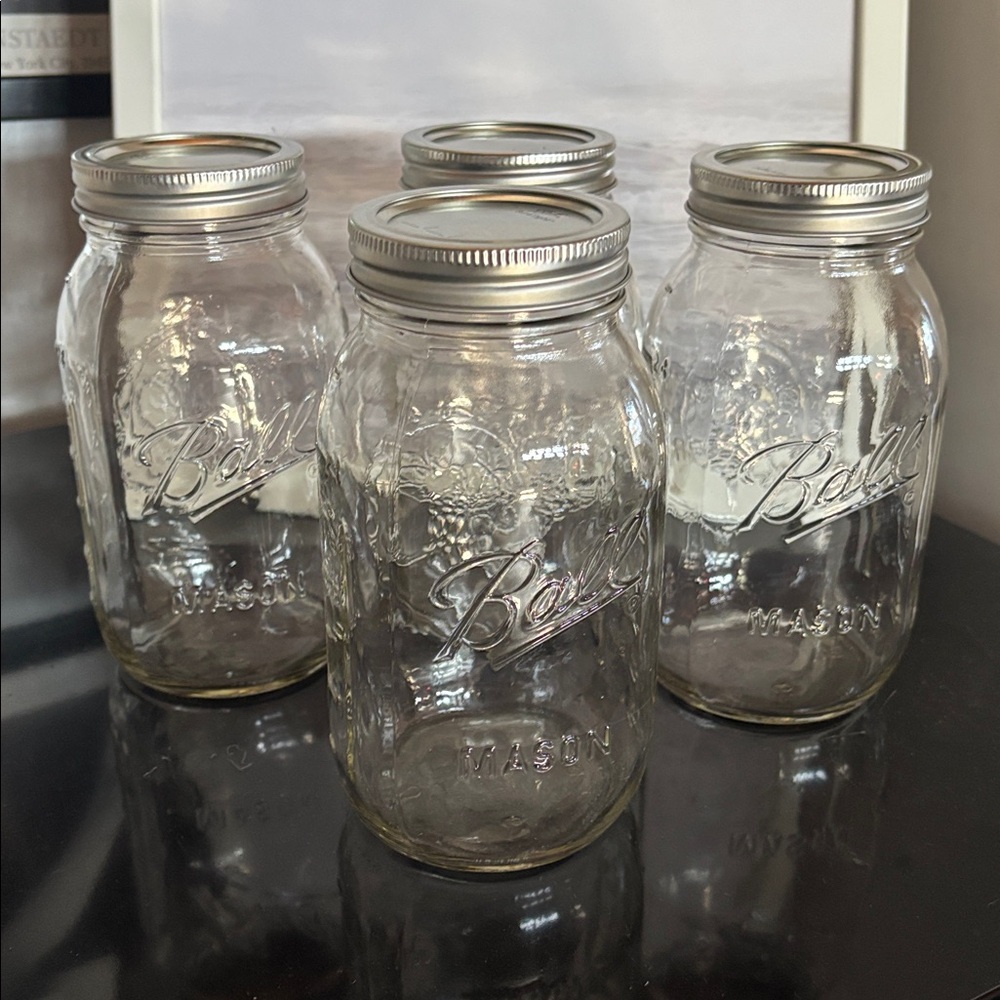 Ball Mason Jars with Silver Lids (4)